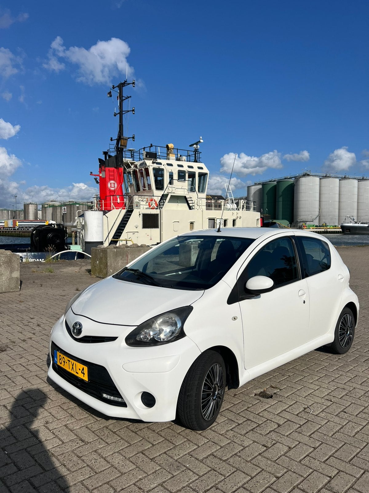 Toyota Aygo 1.0 12V Vvt-i 5DRS 2012 Wit         Yaris c1 106, Auto's, Voorwielaandrijving, 4 stoelen, Origineel Nederlands, Handgeschakeld