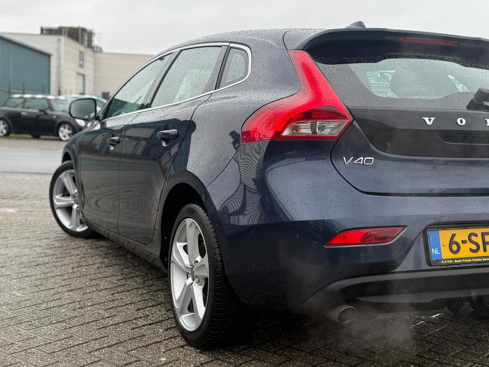 Volvo V40 1.6 T4 Summum#Nap#Aut#Airco#Cruis#Leder, Auto's, Gebruikt, Zwart, 4 cilinders, 700 kg
