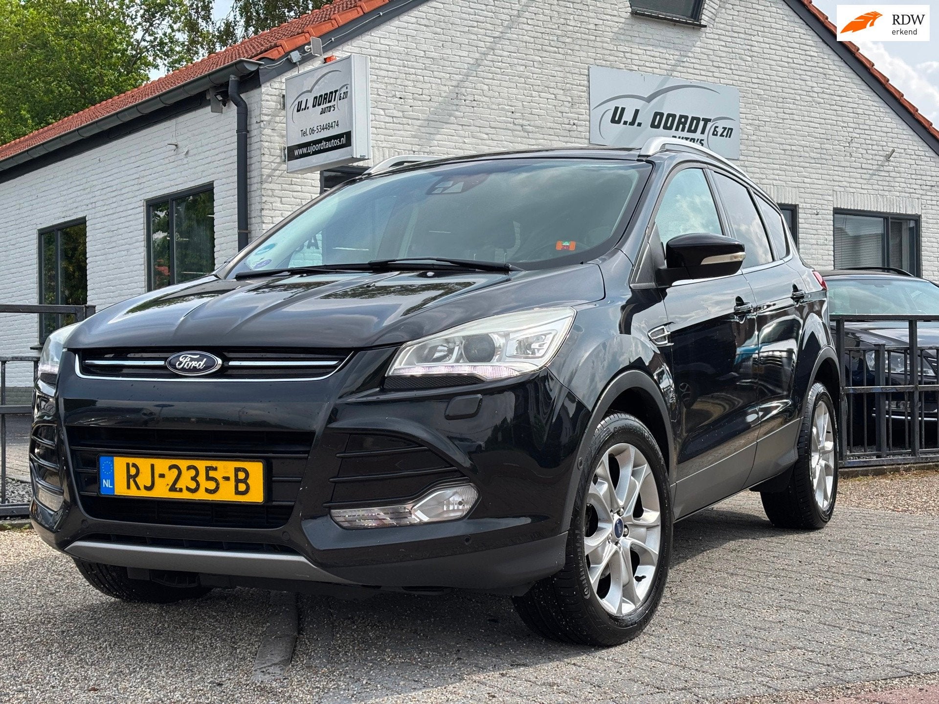 Ford Kuga 1.6 Titanium Plus xenon/PDC/SONY/vol optie’s!, 15 km/l, Gebruikt, Zwart, 4 cilinders