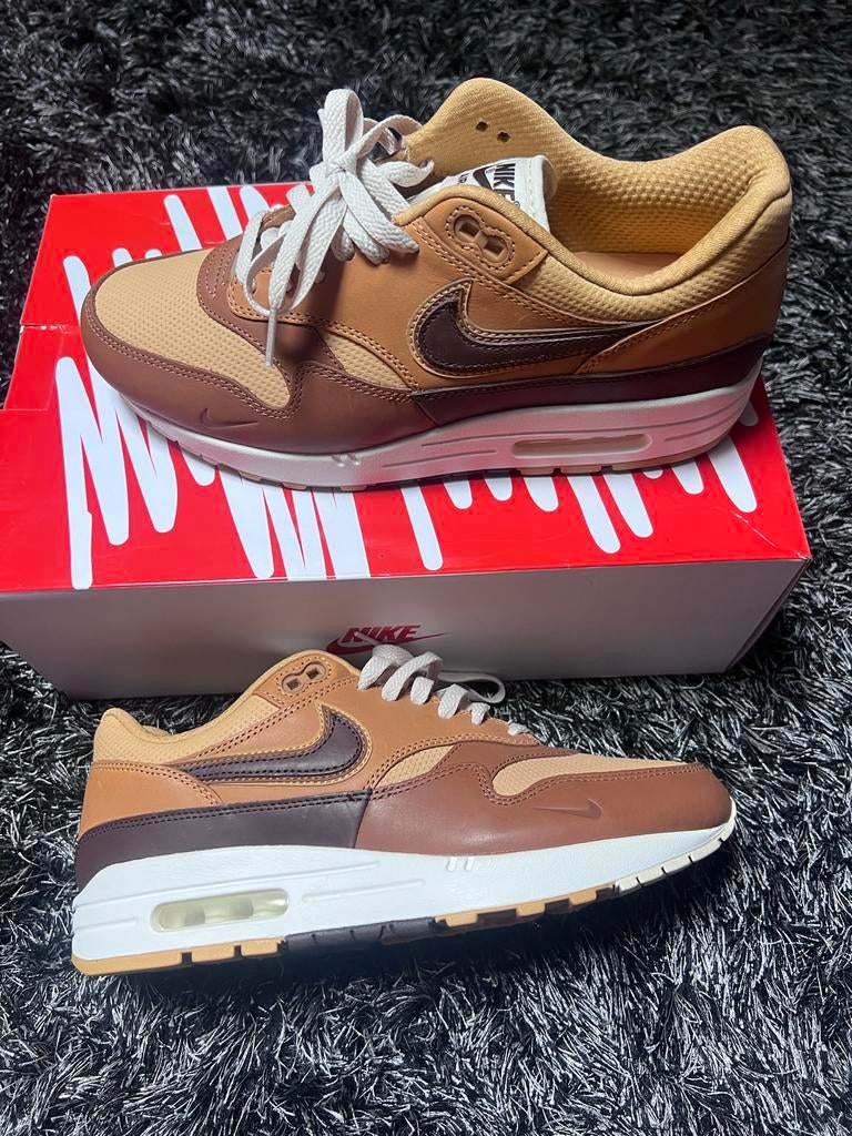 Nike Air Max 1 SNKRS  8820 - maat 42, Ophalen of Verzenden, Nieuw, Bruin, Sneakers of Gympen