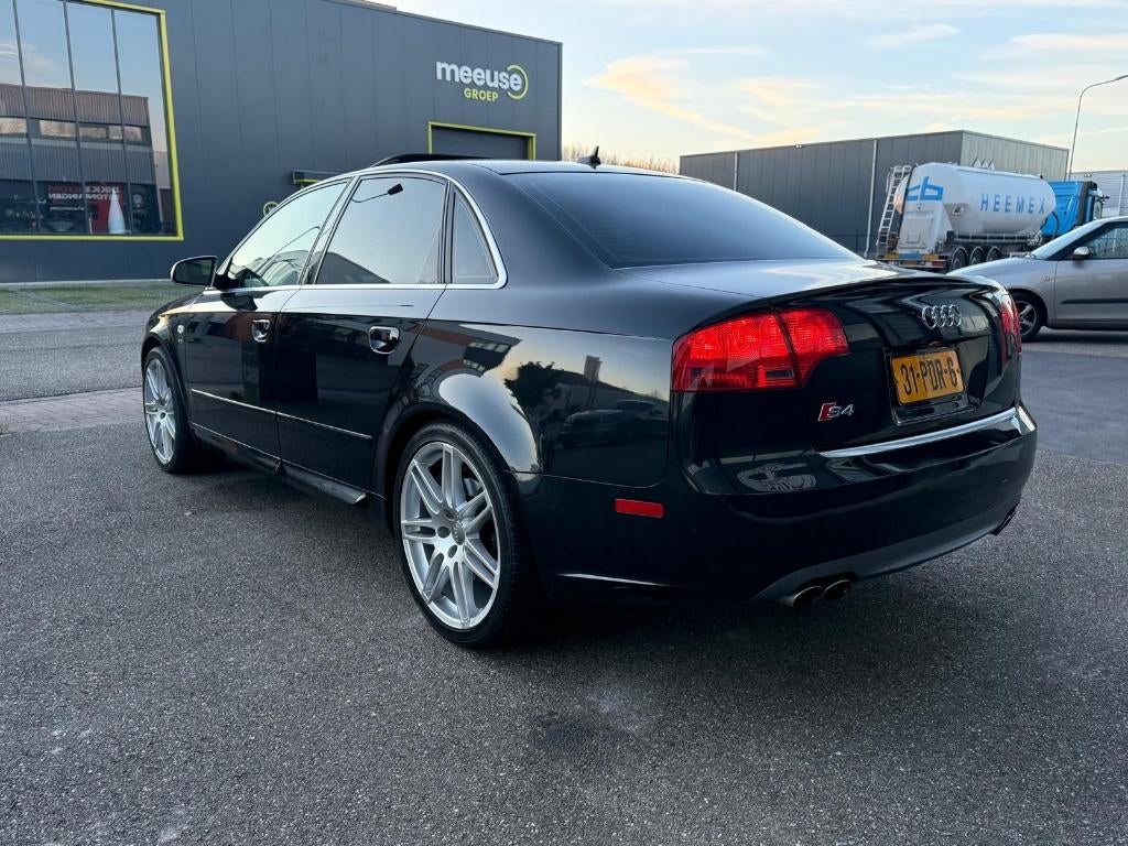 Audi S4 sedan 4.2 v8 quattro Zwart, Auto's, Automaat, Zwart, Vierwielaandrijving, S4