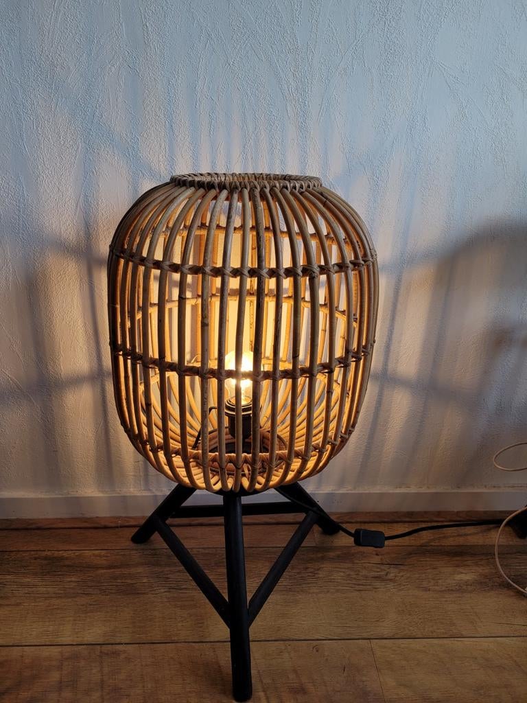 Rieten stalamp, Huis en Inrichting, Lampen | Tafellampen, Ophalen, Zo goed als nieuw, Minder dan 50 cm