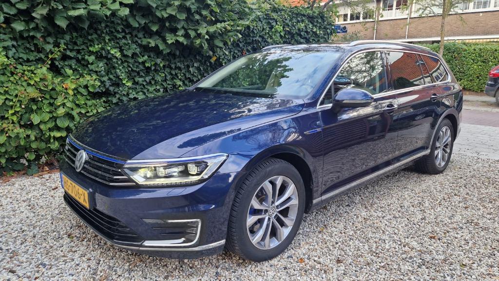 Volkswagen Passat 1.4 TSI Phev 218pk 6-DSG 2015 Blauw, Auto's, Beige, Blauw, Alcantara, 1600 kg