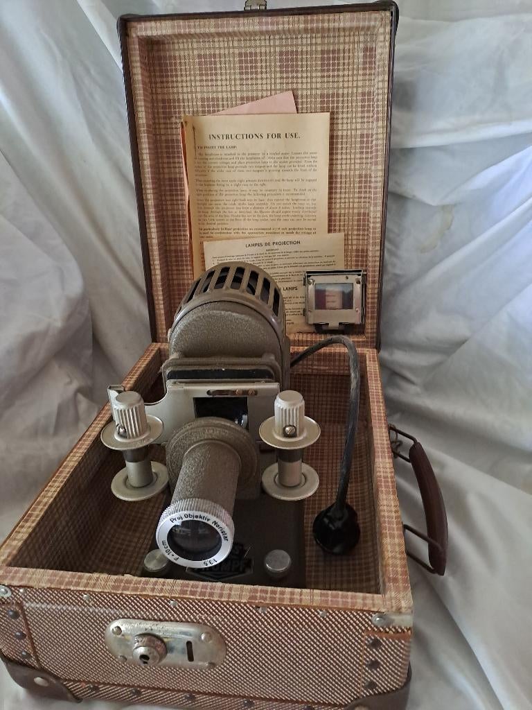 kleine antieke diaprojector, Overige technologieën, Norris Triumph, Ophalen of Verzenden, Zo goed als nieuw