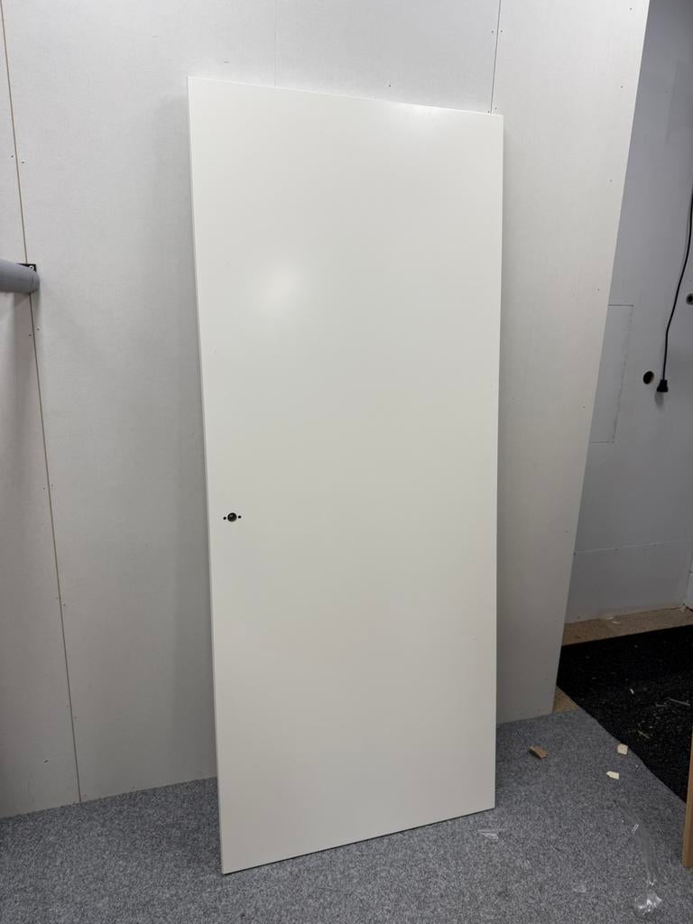 MP225 - Svedex opdekdeur glad rechts 204,8 x 83, Doe-het-zelf en Verbouw, Deuren en Horren, Zo goed als nieuw, Binnendeur, 200 tot 215 cm