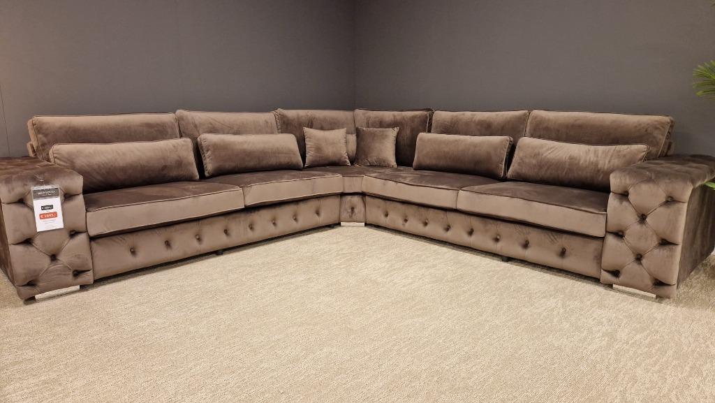 Direct ophalen | Velvet hoekbank Taupe | Showroom Utrecht, Huis en Inrichting, Ophalen, Info@trendvortex.com, Hoekbank, 150 cm of meer
