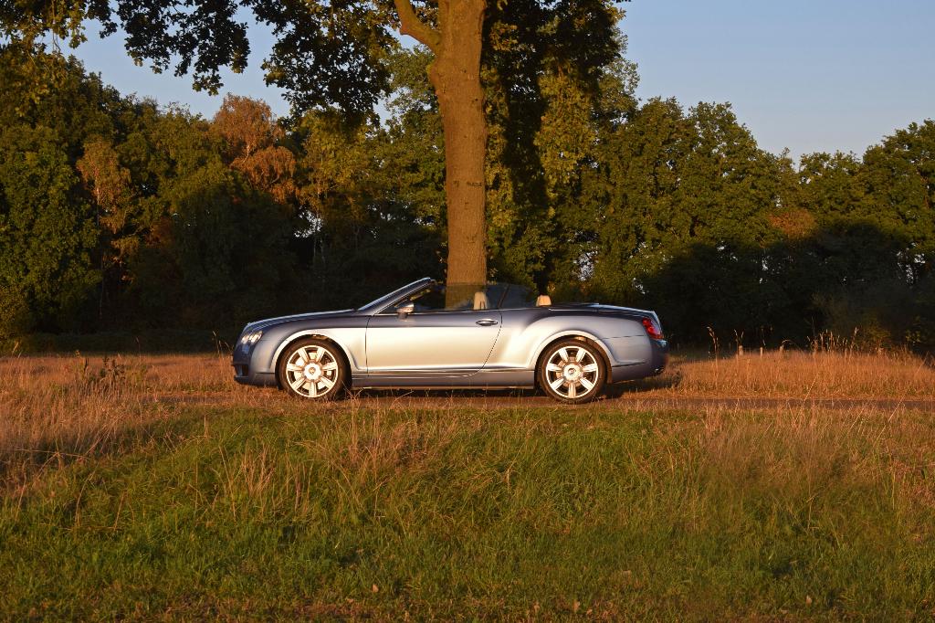 Bentley Continental GTC 6.0 W12 Silverlake Blue 82.987km Y07, Auto's, Bentley, Automaat, Beige, Leder, Bedrijf