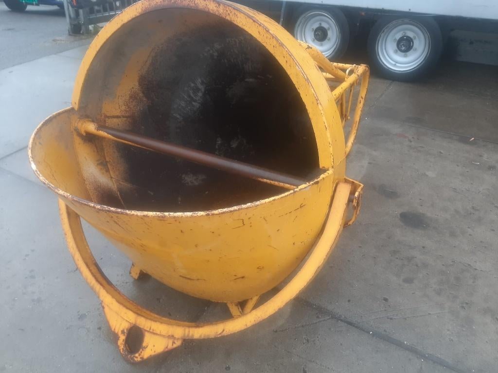 Beton kubel de koker 600 liter, Doe-het-zelf en Verbouw, Betonmolens, Ophalen, Gebruikt