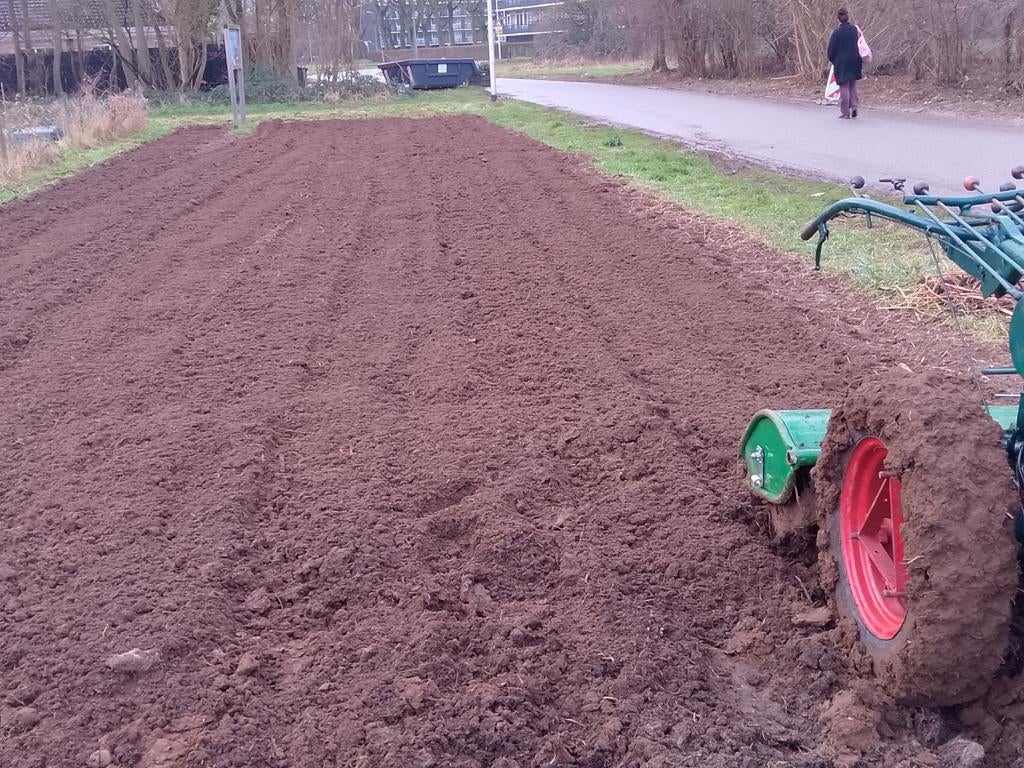 Tuin frezen regio Zutphen -E 60,-      frees,tuinfrezen, Ophalen of Verzenden