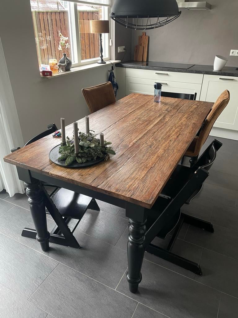Houten Eetkamertafel met Zwarte Poten, Huis en Inrichting, Tafels | Eettafels, Ophalen, Gebruikt, 100 tot 150 cm, Eikenhout