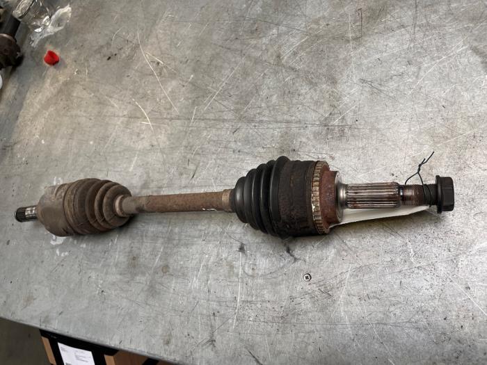 Aandrijfas links-voor van een Toyota Avensis, Gebruikt, -, -, Ophalen of Verzenden