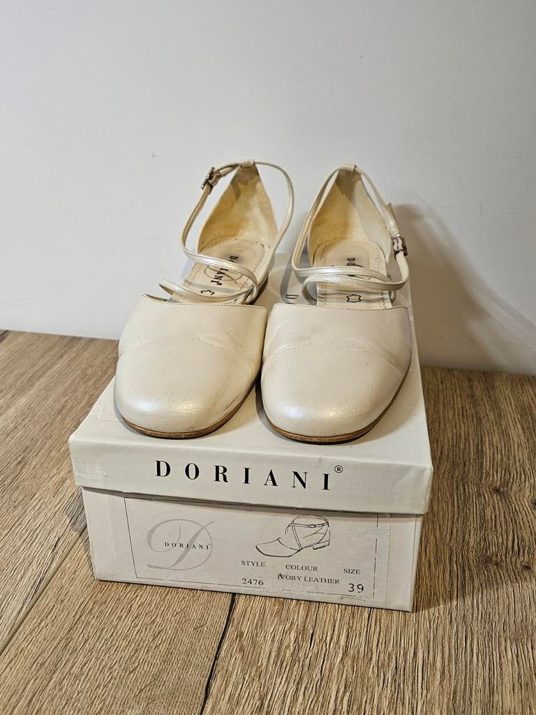Bruidsschoenen maat 39, Wit, Ophalen of Verzenden, Doriani, Sneakers of Gympen