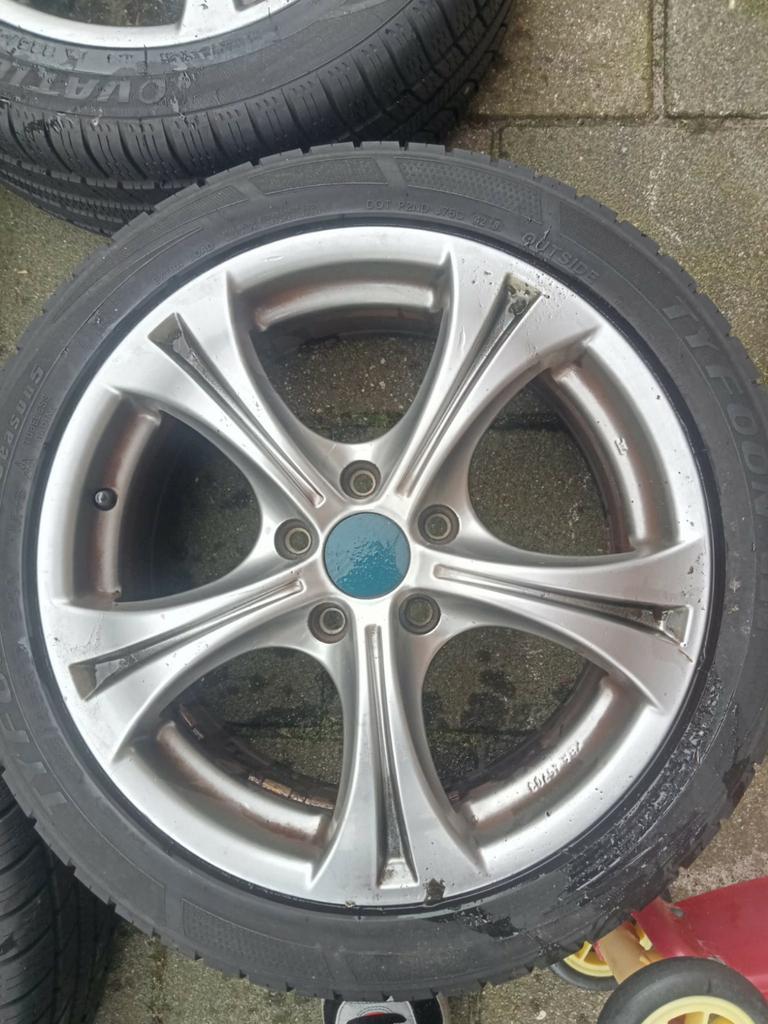 Volkswagen golf velgen met winterbanden met  genoeg profiel, Ophalen of Verzenden, Winterbanden, Velg(en)