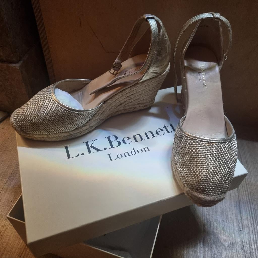 Gouden Sleehak Sandalen - Maat 38, Zo goed als nieuw, L.K. Bennett, Geel, Sandalen of Muiltjes