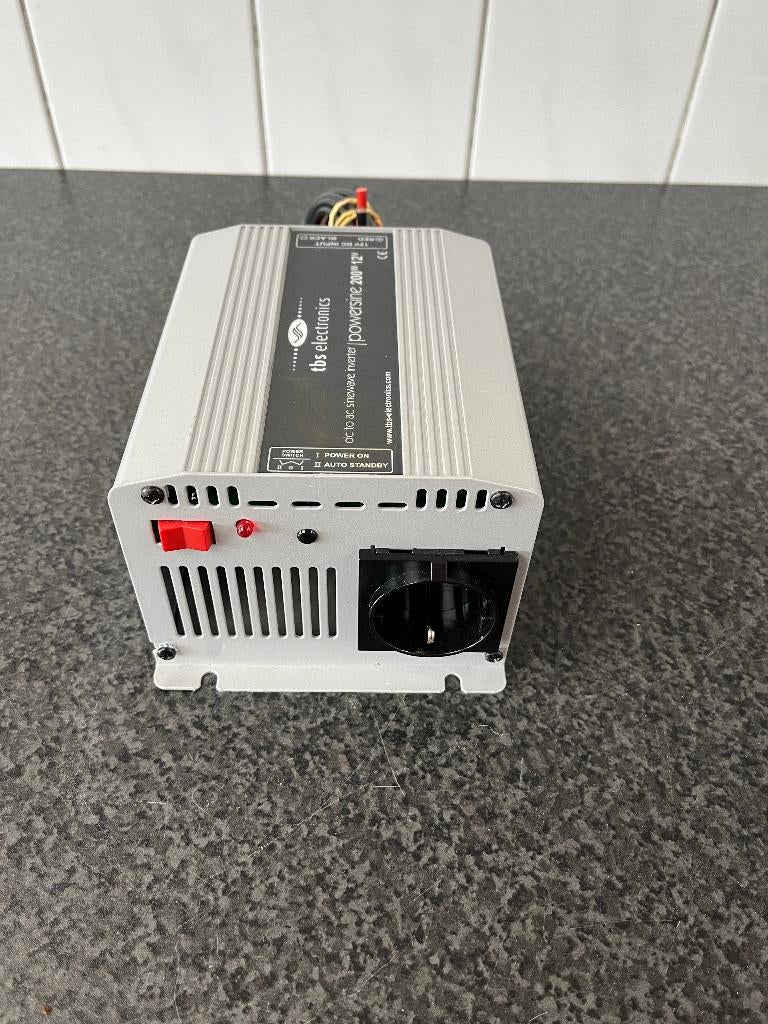 Omvormer 12v naar 220 volt 200w. Powersine 200-12, Ophalen of Verzenden, Gebruikt