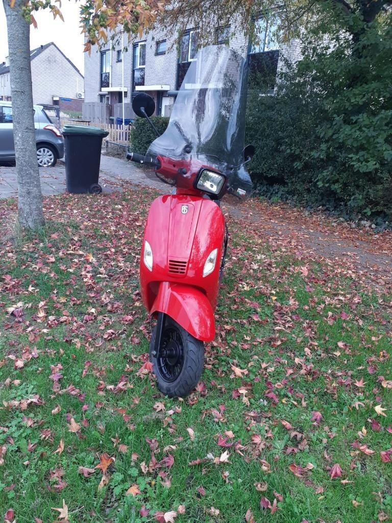 Iva lux50, Fietsen en Brommers, Snorfietsen en Snorscooters, Ophalen of Verzenden, Elektrisch, Overige merken
