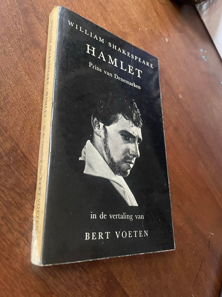 Hamlet - William Shakespeare - Bert Voeten vertaling, Ophalen of Verzenden, Zo goed als nieuw, Nederland