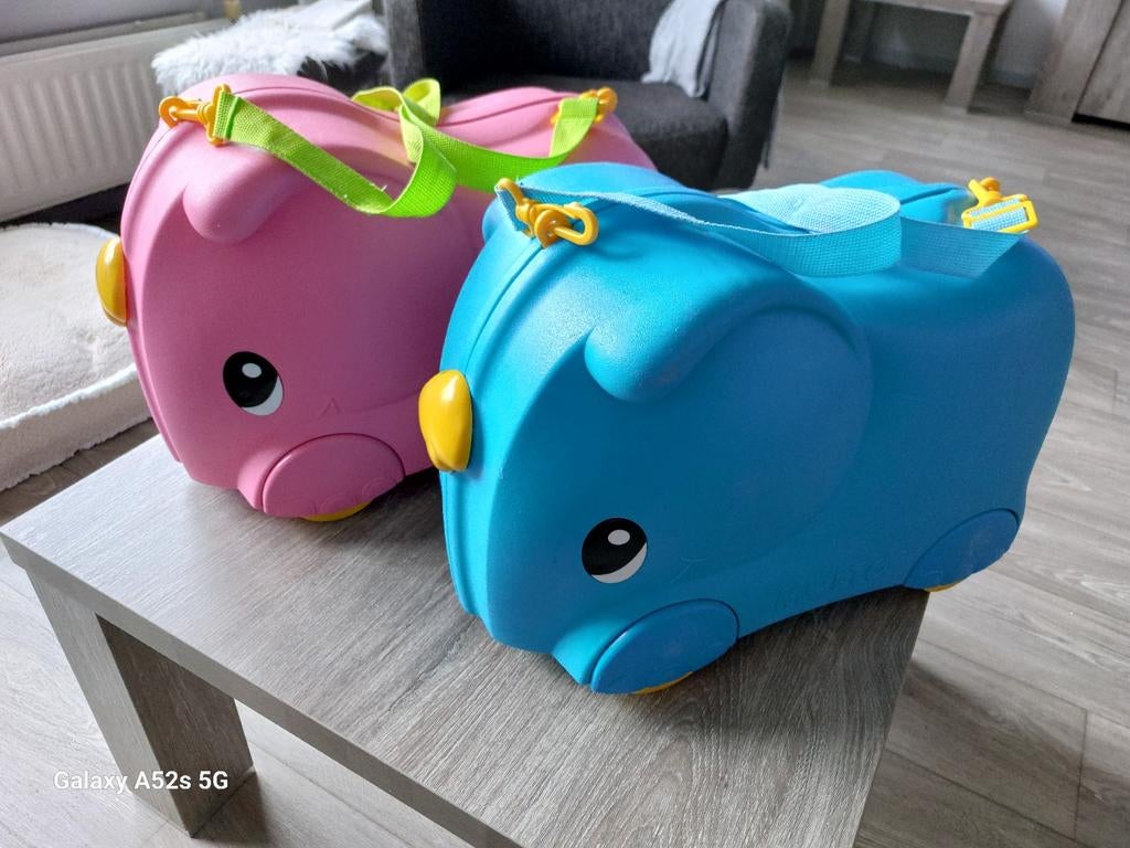 Twee olifanten reis koffertjes., Ophalen