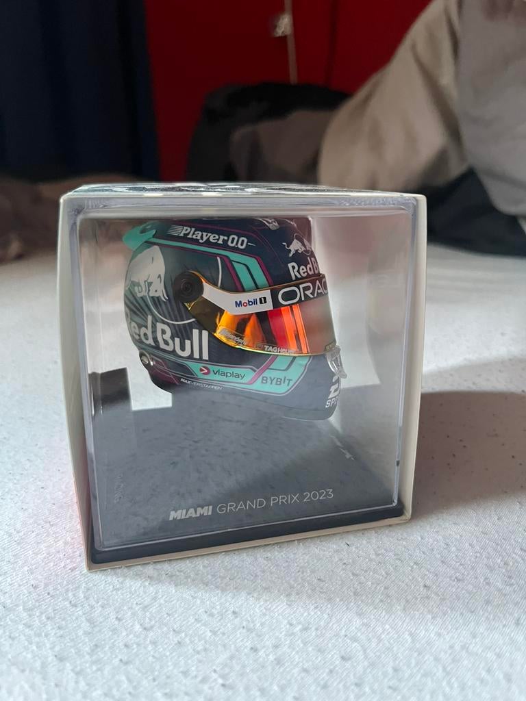 Max verstappen miami 2023 helm 1:4, Verzamelen, Ophalen of Verzenden, Zo goed als nieuw, Formule 1