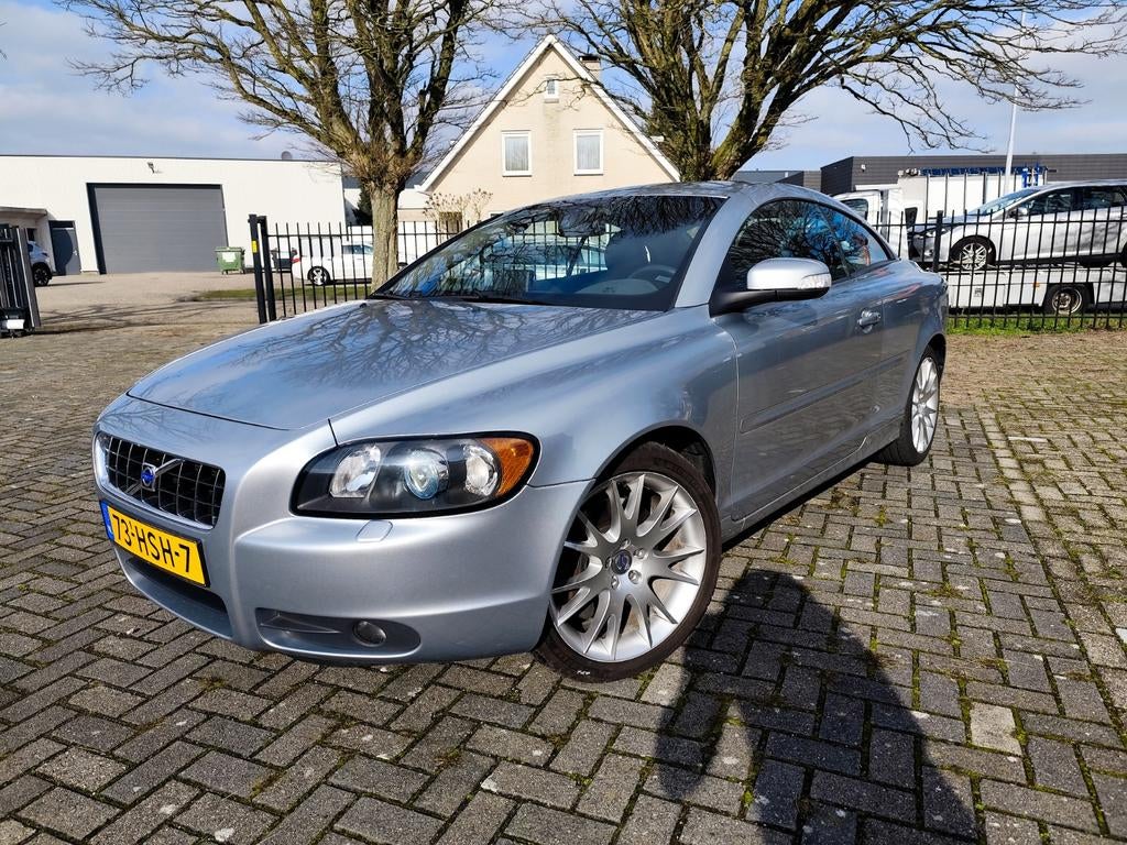Volvo C70 2.4 5 cilinder xenon cabrio cabriolet nette auto, Auto's, Volvo, Voorwielaandrijving, Zwart, Cabriolet, 4 stoelen