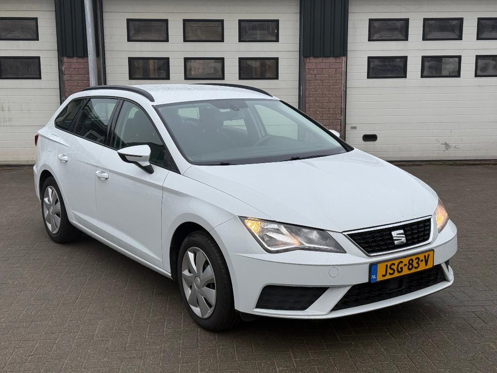 Seat Leon ST 1.6 TDI  2018 Wit slechts 139dkm, Auto's, Seat, Voorwielaandrijving, Stof, Leon, Wit