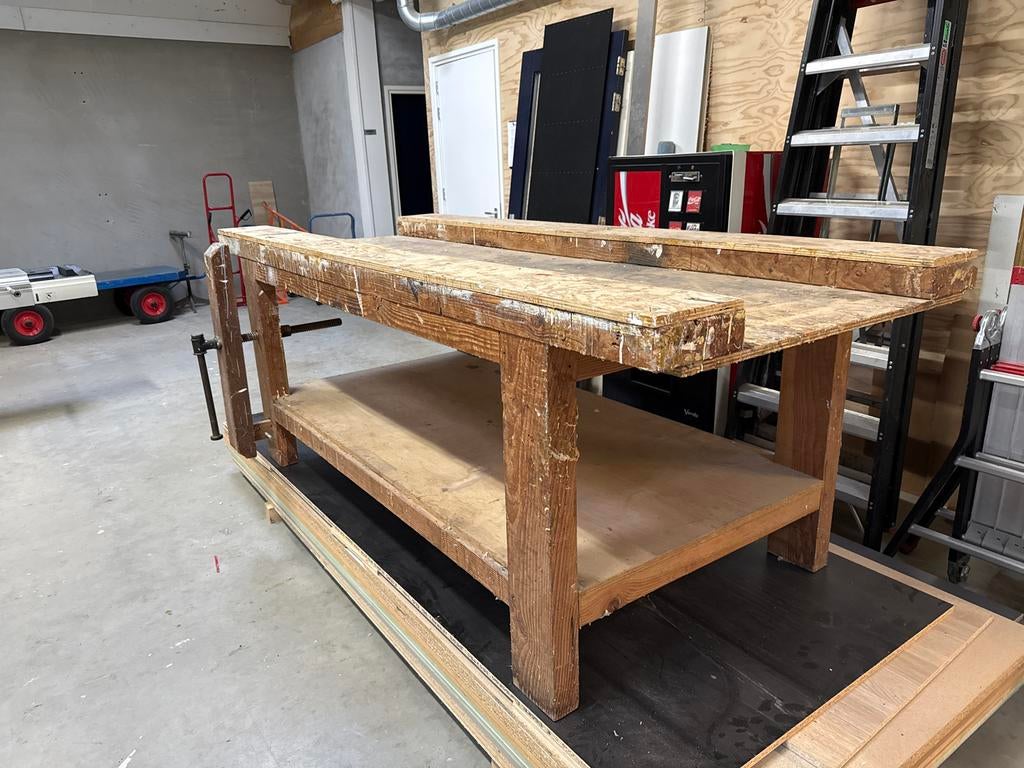Houten werkbank met bankschroef, Doe-het-zelf en Verbouw, Ophalen, Gebruikt, 70 tot 120 cm, Bankschroef
