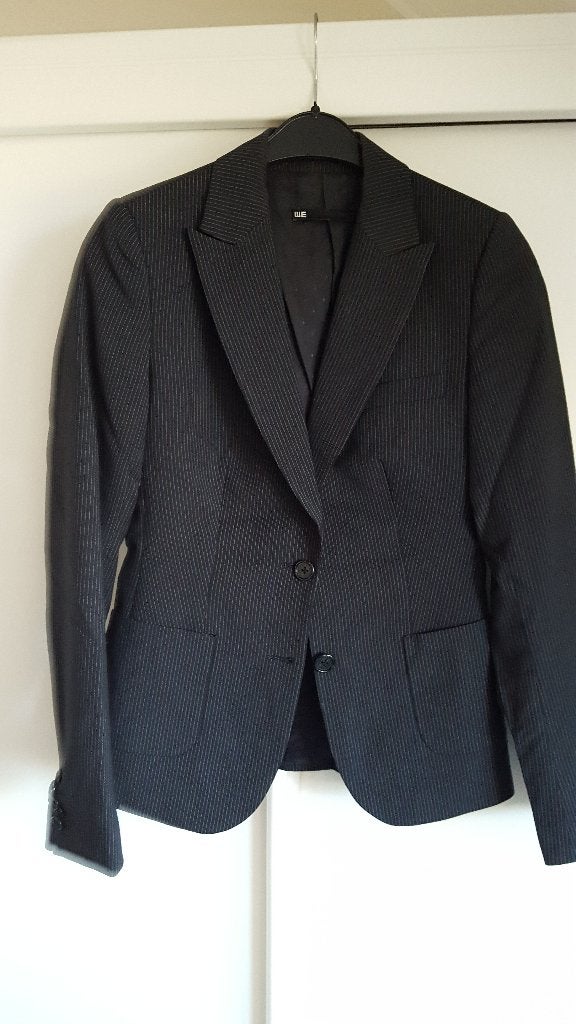 WE jasje maat 36 zwart + krijtstreep, Kleding | Dames, Jasjes, Kostuums en Pakken, WE, Zwart, Ophalen of Verzenden, Zo goed als nieuw