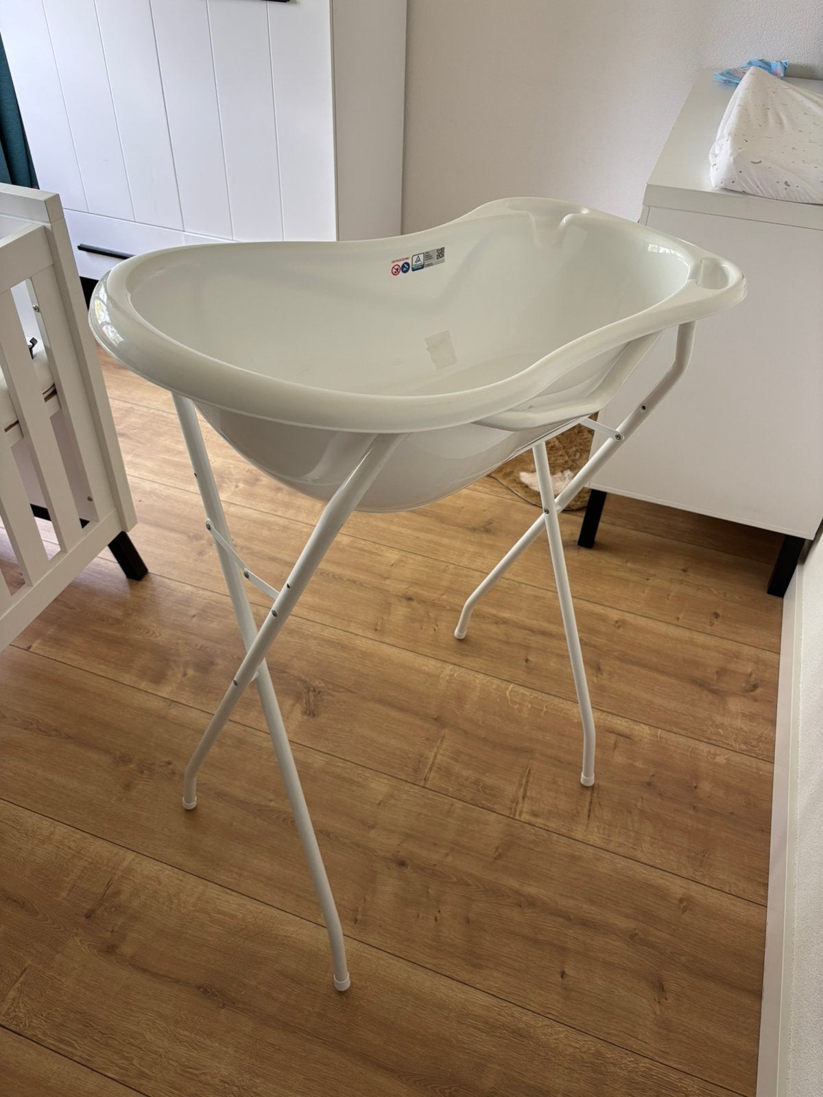 Baby bad op standaard, Ophalen, Zo goed als nieuw, Badje, Standaard