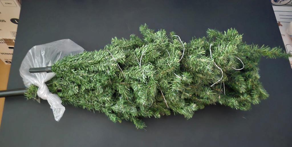 Gratis kunststof kerstboom, Diversen, Kerst, Ophalen, Gebruikt