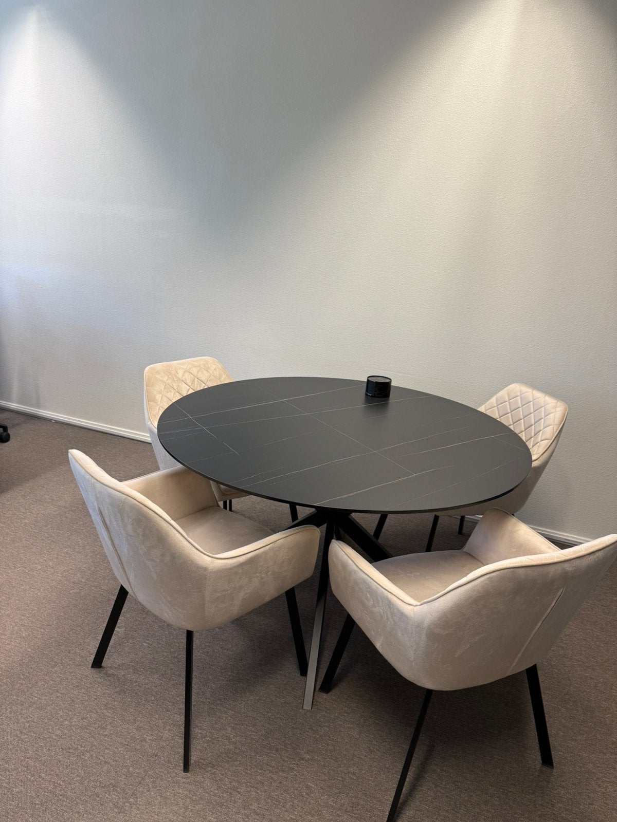 Eettafel plus stoelen, Ophalen, Zo goed als nieuw, Rechthoekig, 50 tot 100 cm