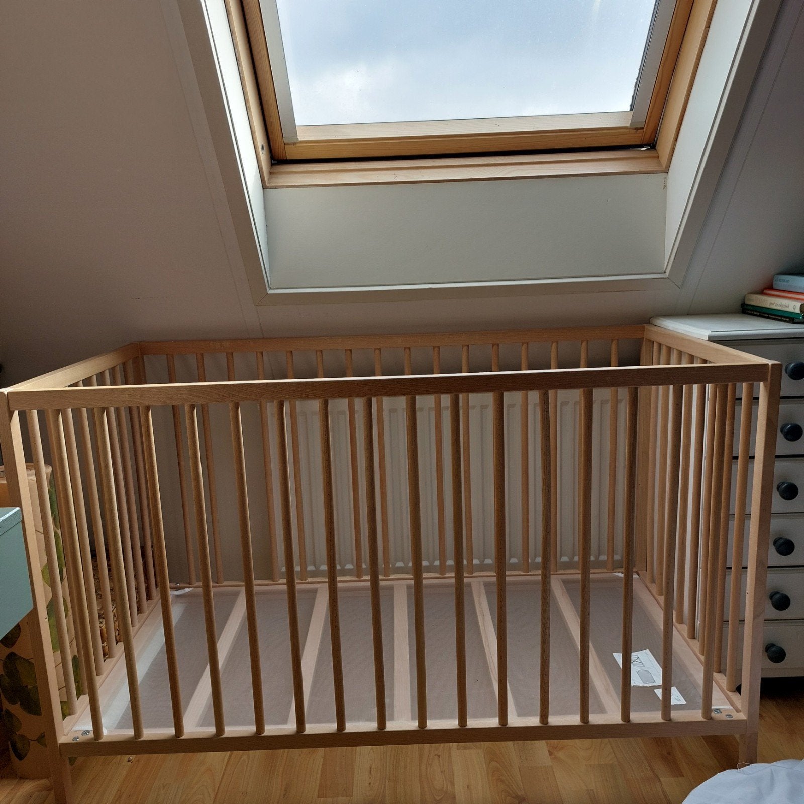 Houten ledikant met matras en lattenbodem, Gebruikt, 70 tot 85 cm, Minder dan 140 cm, Ophalen