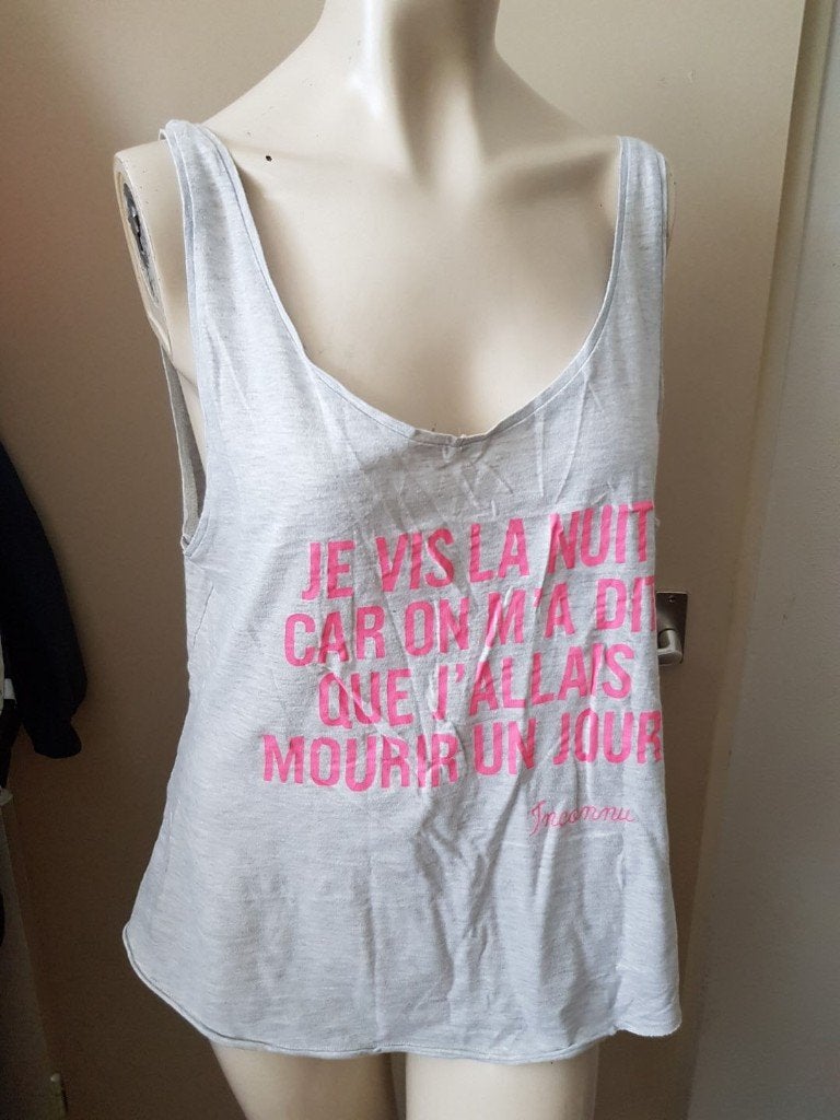 Shirt top hemd met Franse tekst, Maat 38/40 (M), Ophalen of Verzenden, Zonder mouw, Grijs