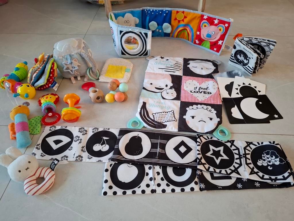 O my baby speelgoed set 0-4 maanden + extra's, Ophalen of Verzenden, Zo goed als nieuw, Rammelaar, Met geluid