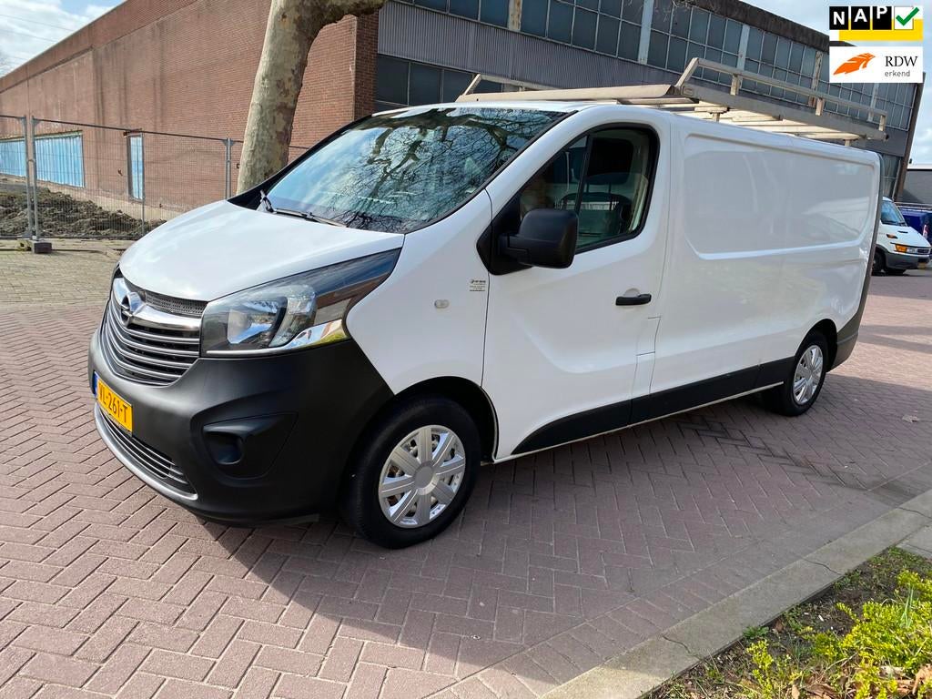 Opel Vivaro 1.6 CDTI L2H1 Edition EcoFlex / Airco / Navigati, Auto's, Bestelauto's, Voorwielaandrijving, Euro 5, Stof, Gebruikt