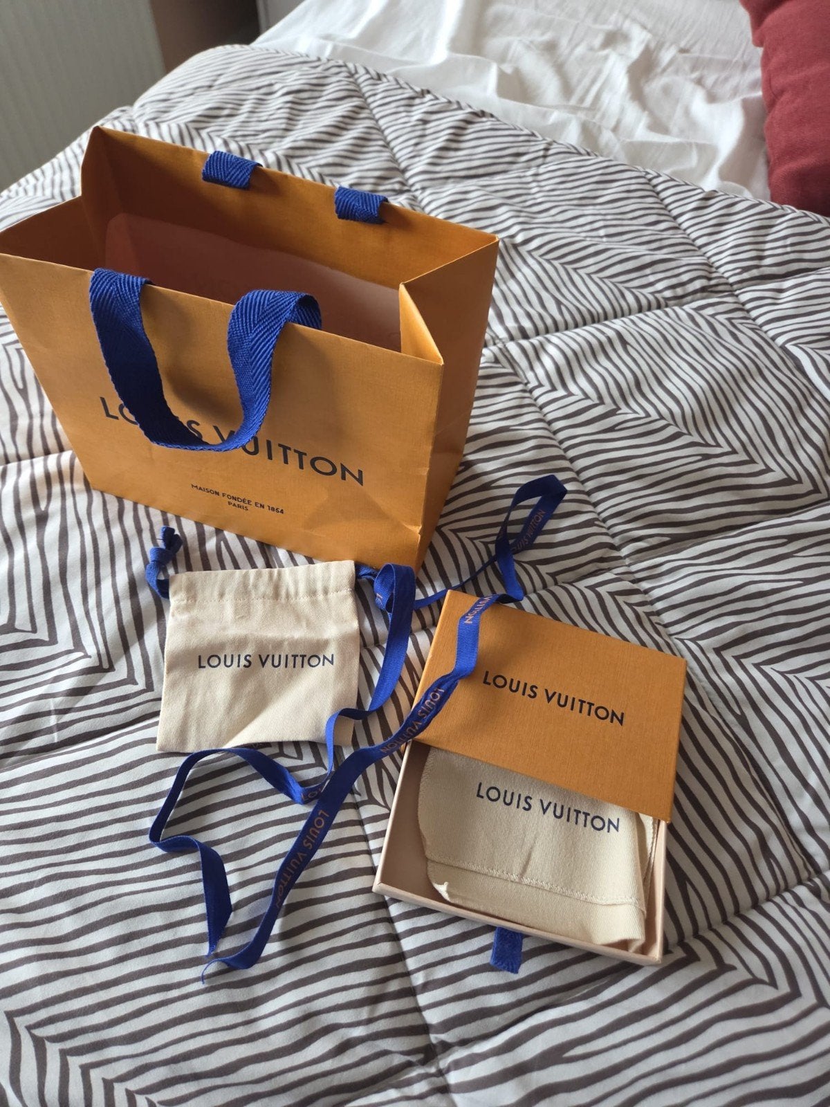 Louis Vuitton verpakking tassen dozen, linten en stofzakken, Ophalen of Verzenden, Zo goed als nieuw
