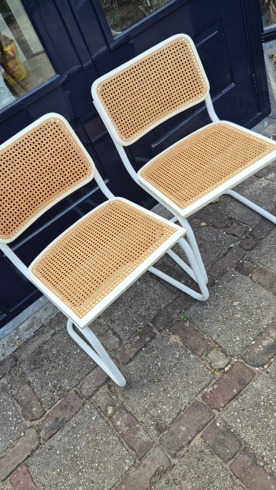 2x Buisframe stoelen in Marcel Breuer cesca  stijl, Ophalen, Wit, Twee