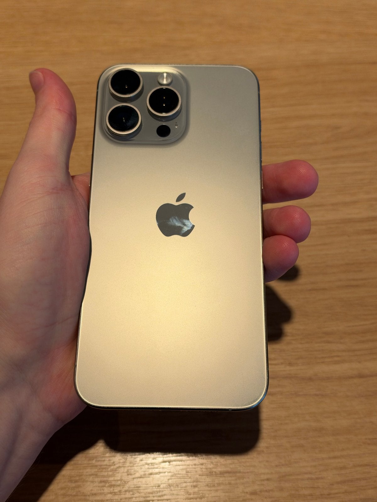 Foto 9 van iPhone 15 Pro Max 256GB Natural Titanium - Zo goed als nieuw