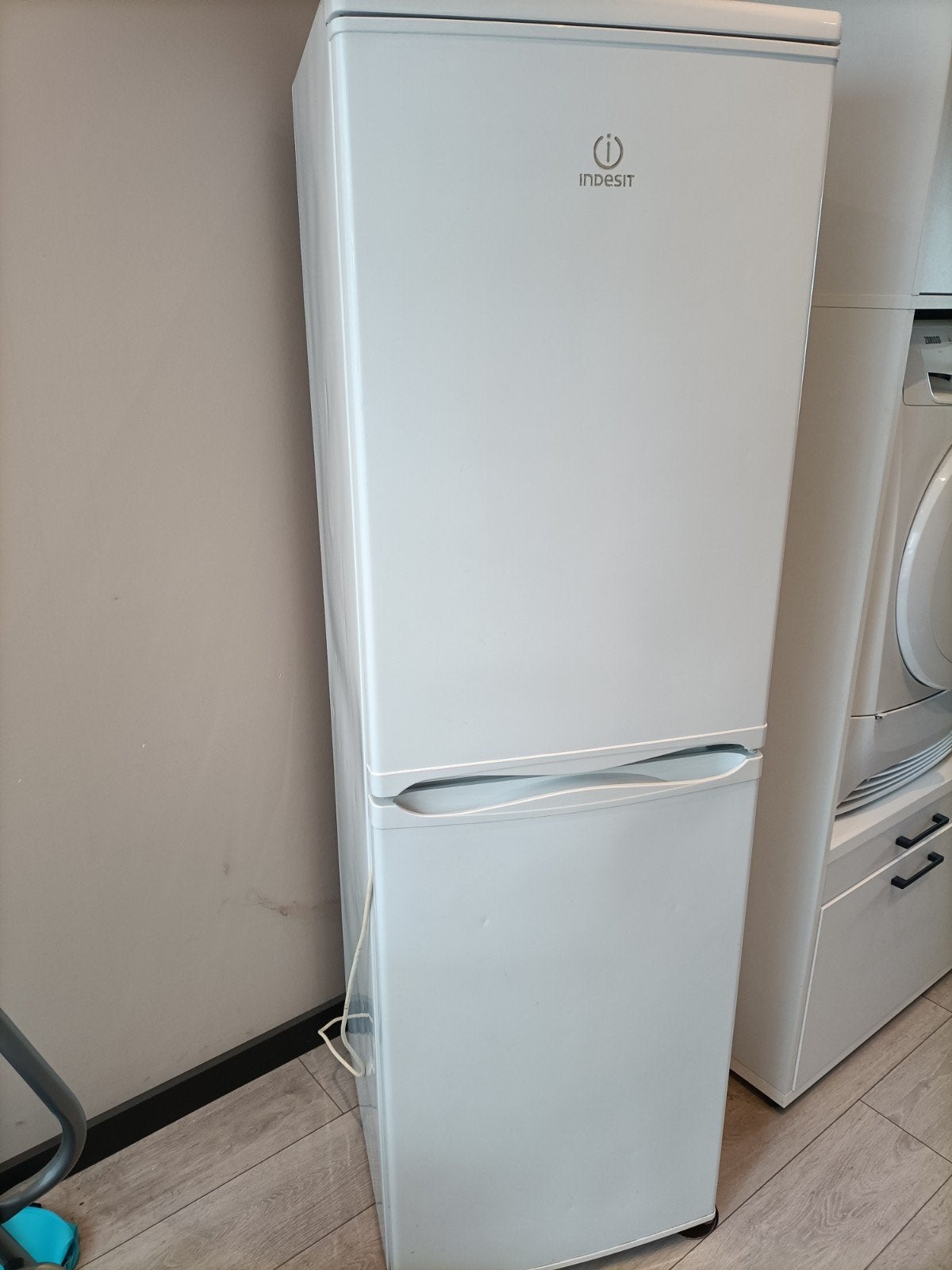 Indesit Koelkast met vriesvak - Wit, Ophalen, 150 tot 200 liter, Gebruikt, 60 cm of meer