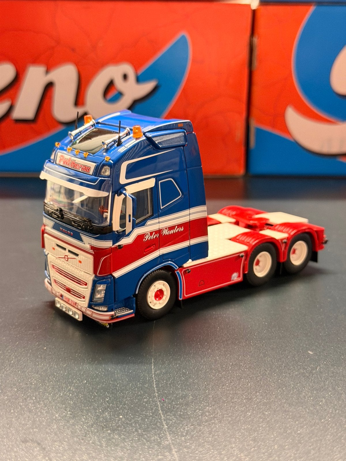 Tekno Volvo FH – Peter Wouters / PWT, Ophalen of Verzenden, Zo goed als nieuw, Bus of Vrachtwagen, Tekno