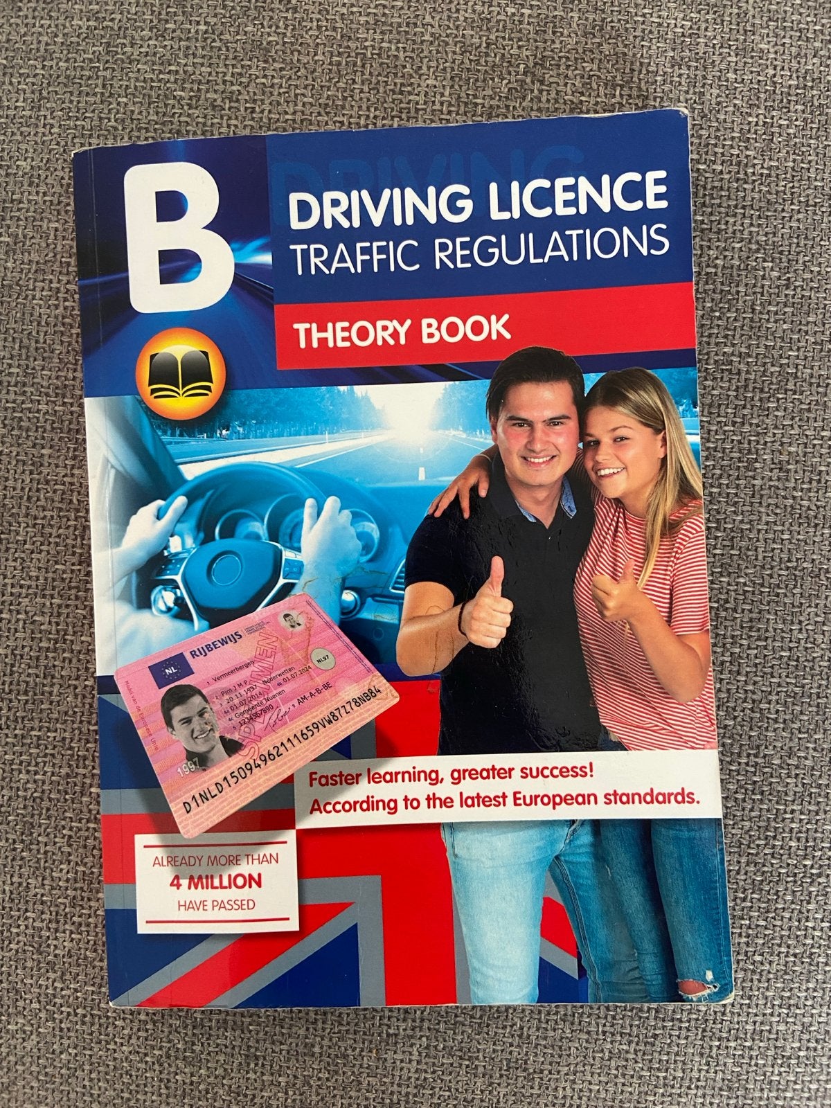 Rijbewijs B Theorieboek - Engels (English theory book), Ophalen of Verzenden, Zo goed als nieuw, Overige niveaus