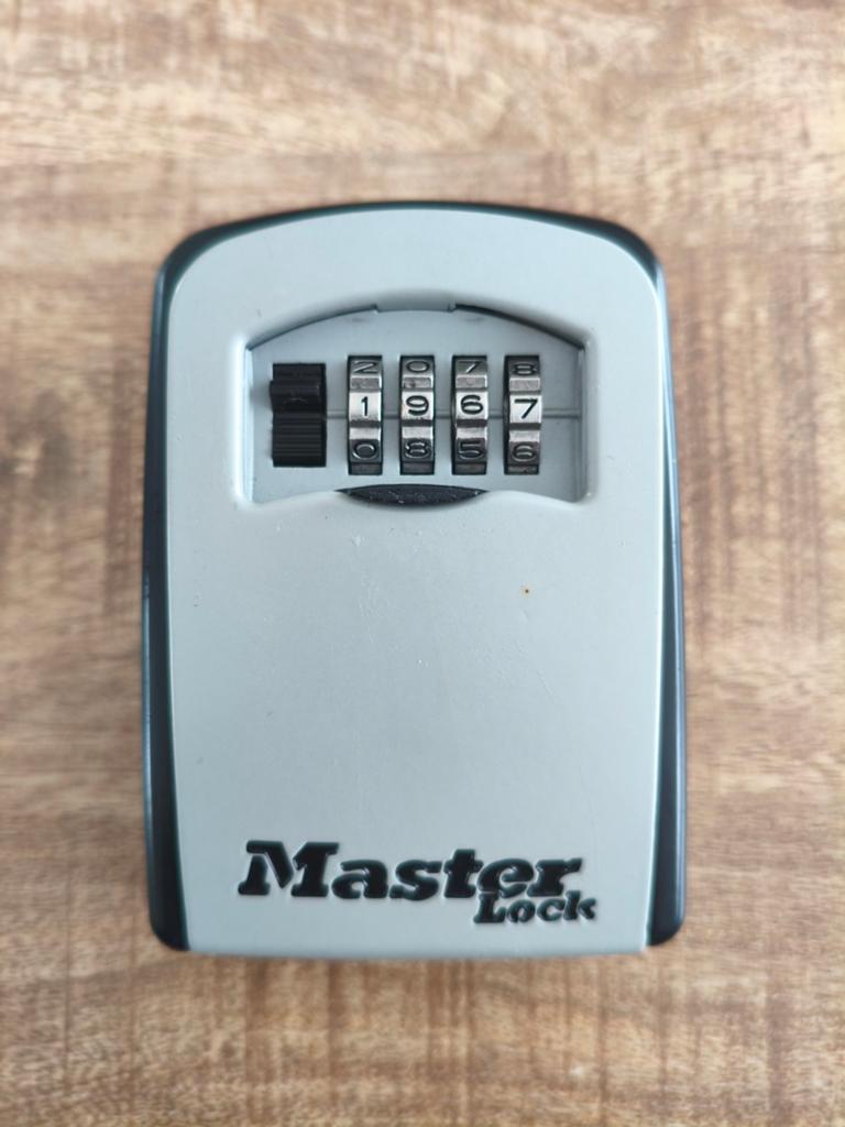 Master Lock sleutelkluisje met cijfercode, Ophalen of Verzenden, Zo goed als nieuw