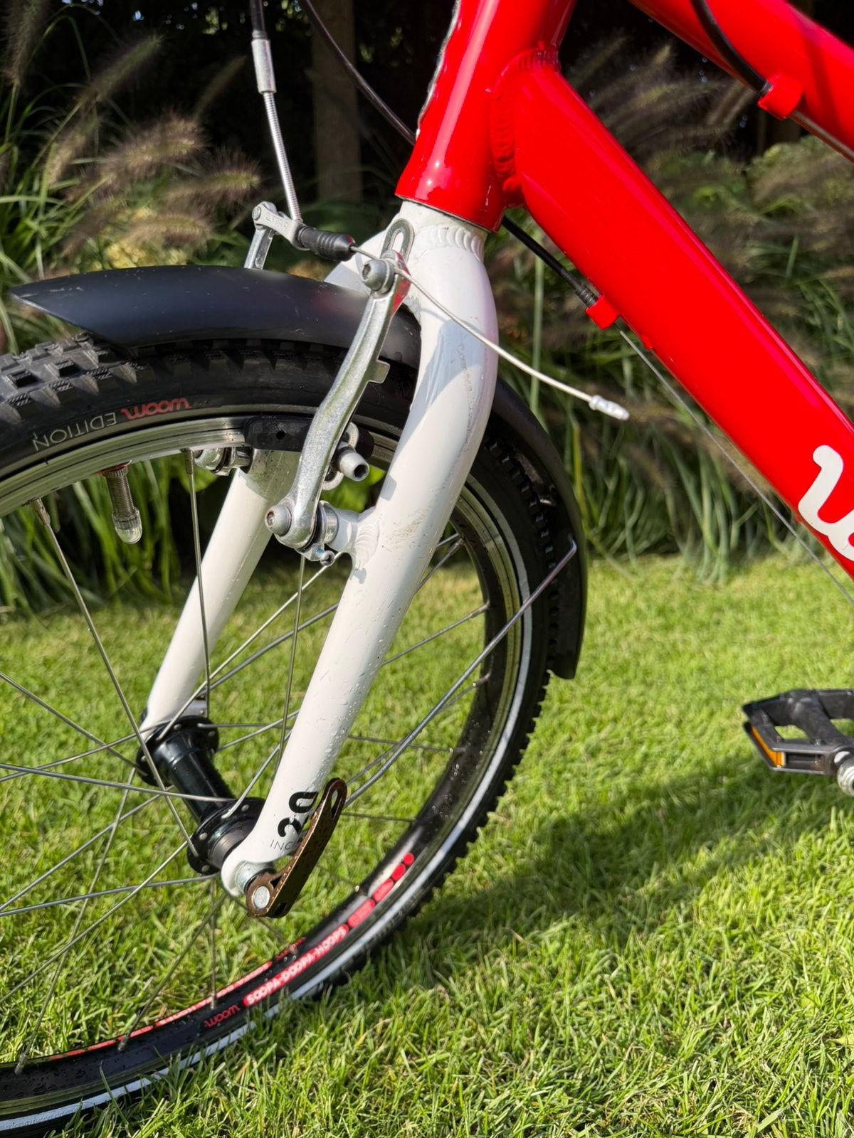 Foto 6 van Woom 4 kinderfiets – rood – 20 inch