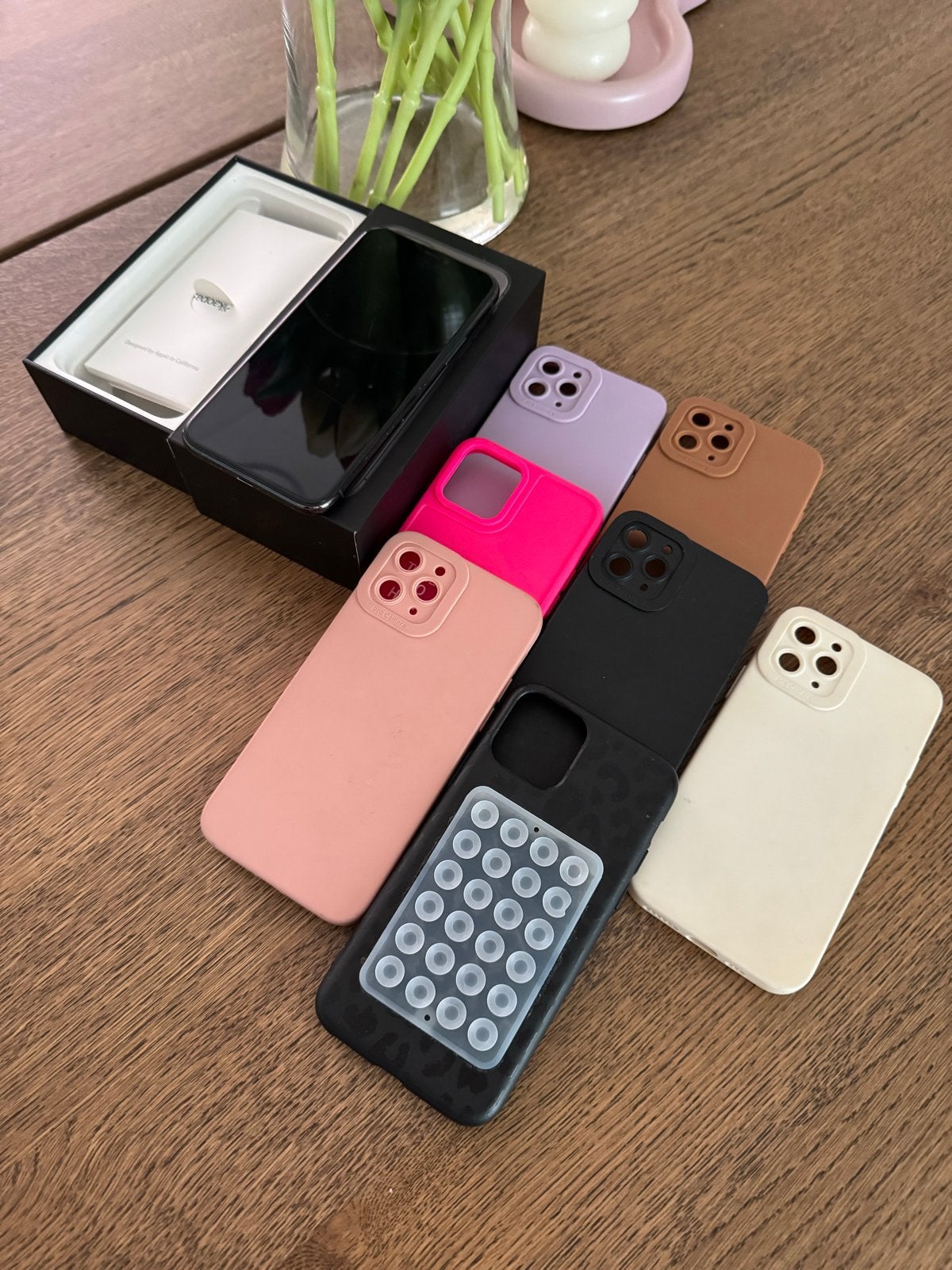iPhone 11 Pro Space Gray 64GB met 7 hoesjes, Telecommunicatie, Mobiele telefoons | Apple iPhone, Gebruikt, Ophalen of Verzenden