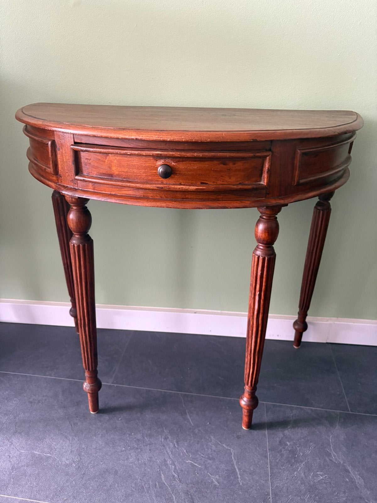 Hal tafel halfrond., Ophalen, 50 tot 100 cm, Zo goed als nieuw, 25 tot 50 cm