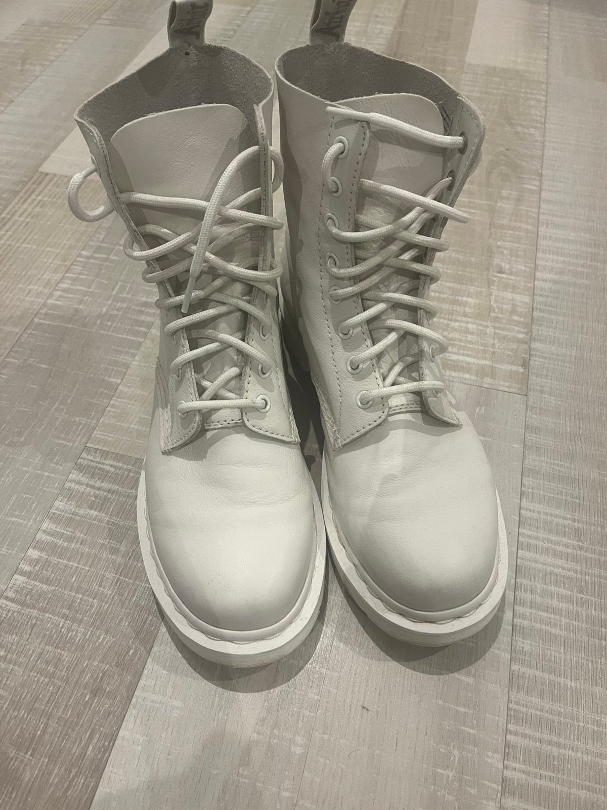 Dr martens, Ophalen of Verzenden, Zo goed als nieuw, Wit