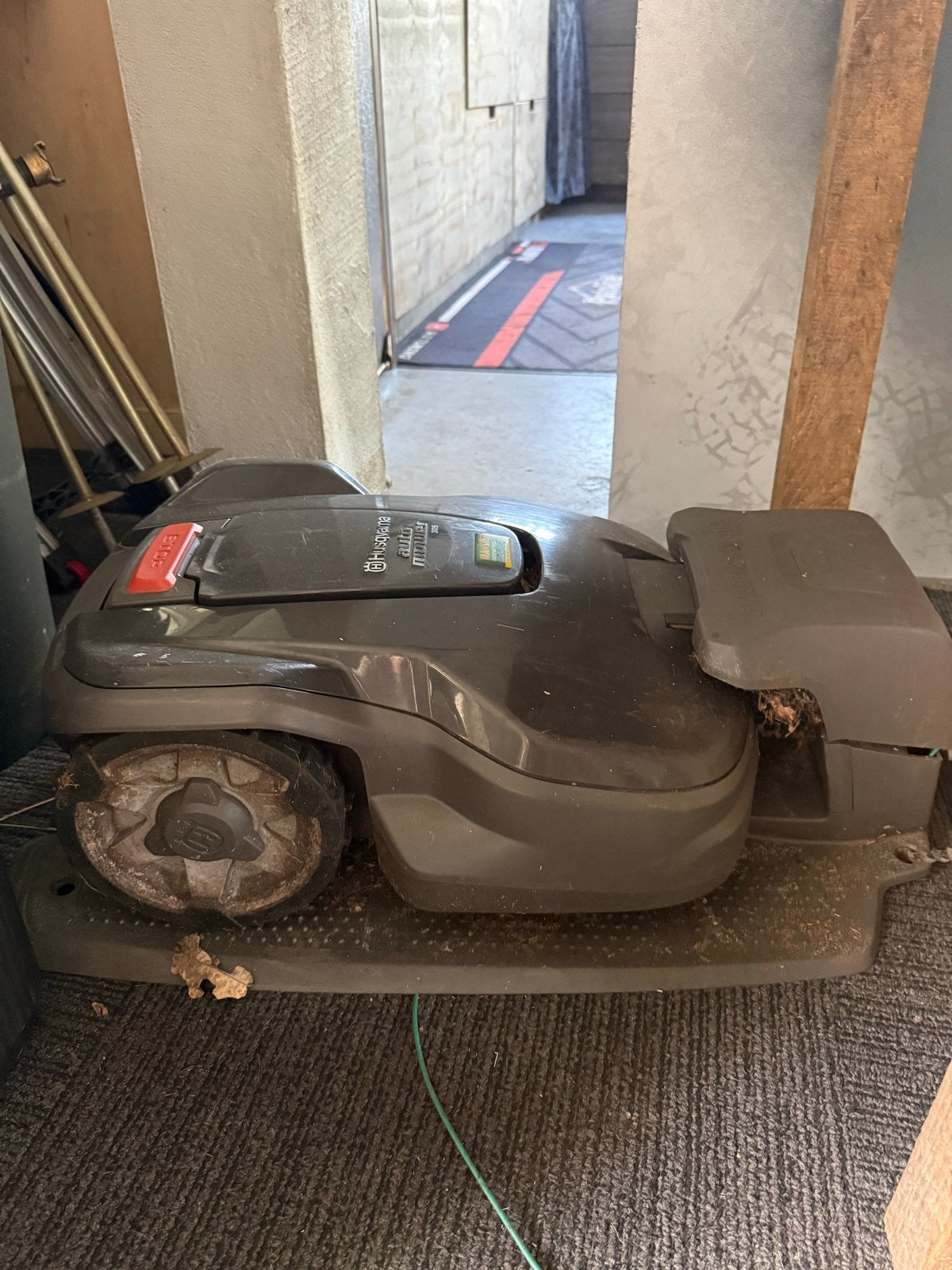 Husqvarna Automower 305 Robotmaaier, Tuin en Terras, Ophalen of Verzenden, Gebruikt, 20 tot 25 cm, Met regensensor