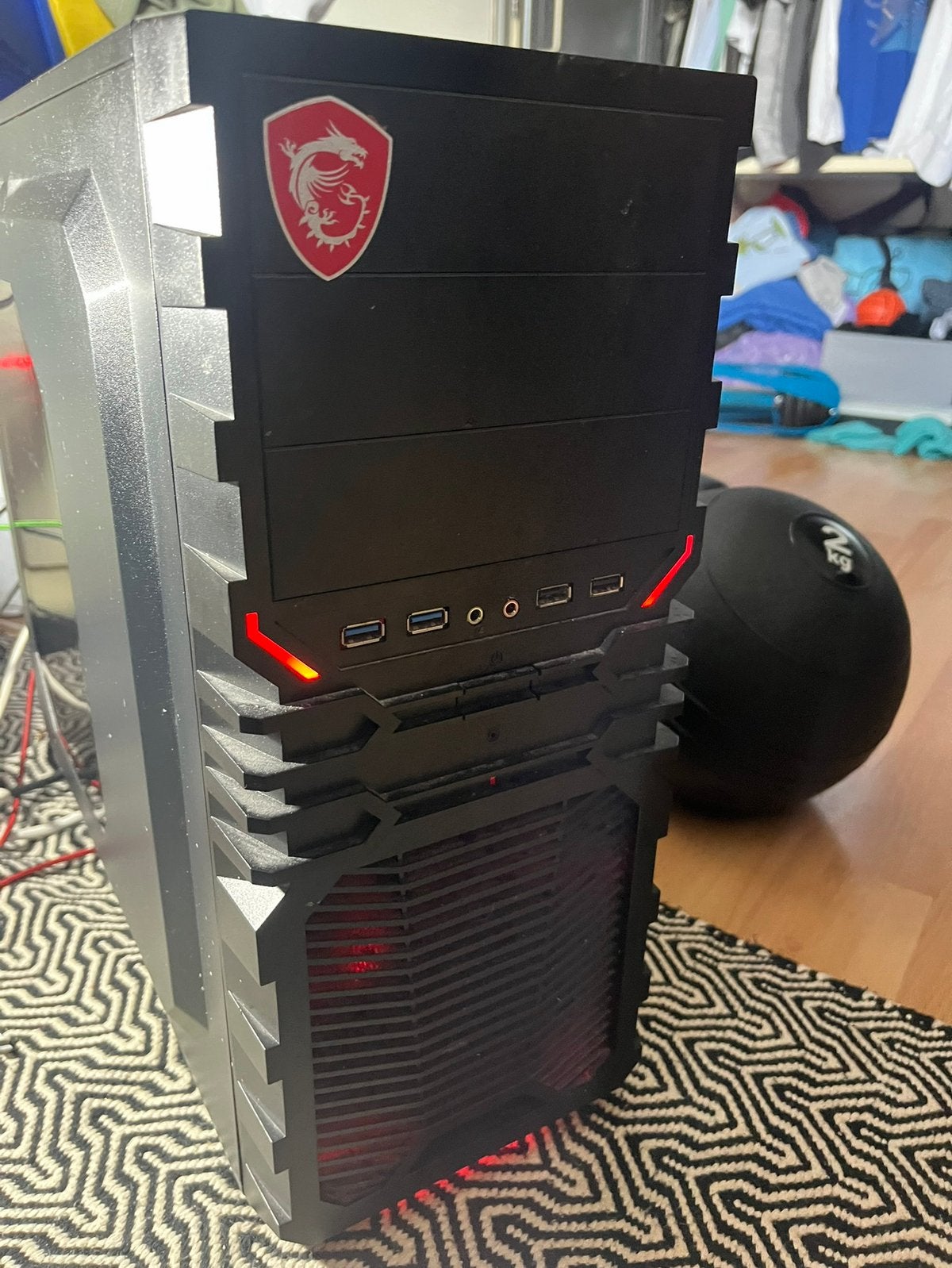 RYZEN Game Pc + monitor MOET NU WEG, Computers en Software, Ophalen of Verzenden, Zo goed als nieuw