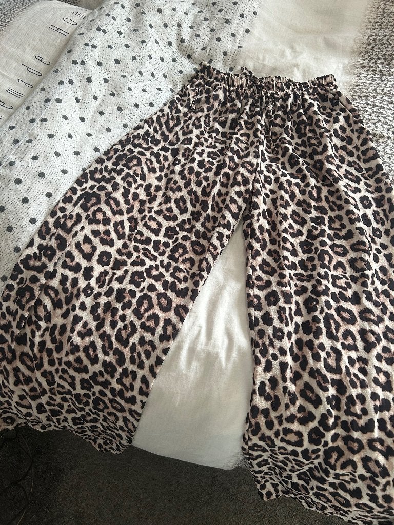 Broek te koop met panter print, Ophalen, Meerkleurig, Maat 42/44 (L), Nieuw