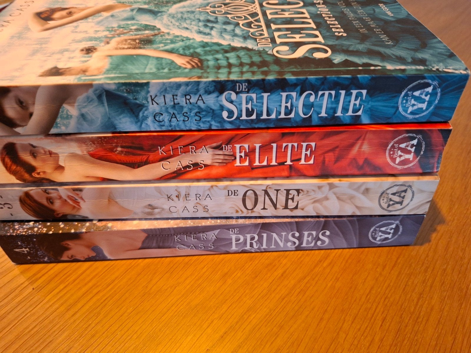 De Selectie-serie 1-4 - Kiera Cass (Boeken), Boeken, Ophalen of Verzenden, Zo goed als nieuw, Kiera Cass, Fictie