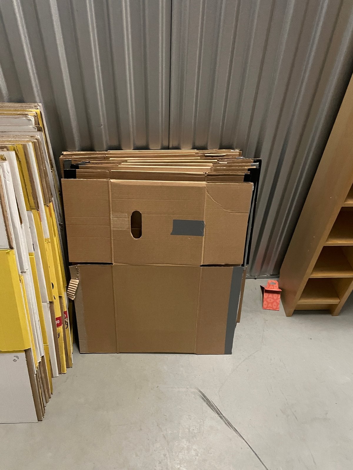 Verhuisdozen: 37 grote (50L/50kg) en 9 boekendozen, Ophalen, 40 tot 60 cm, Opvouwbaar, 50 tot 75 cm